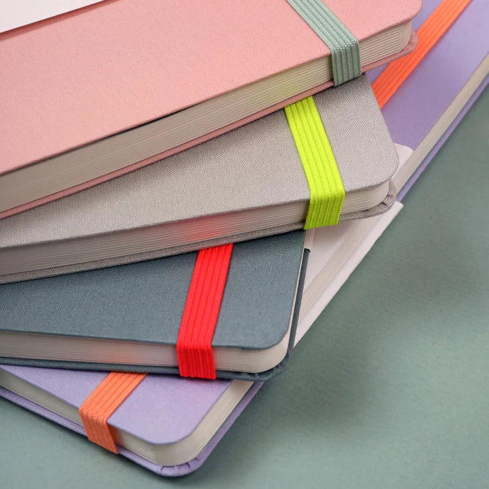 Notizbuch „Neon“ | A5 | Soft Cover - Stoffbezug | Mit Gummizug | stone